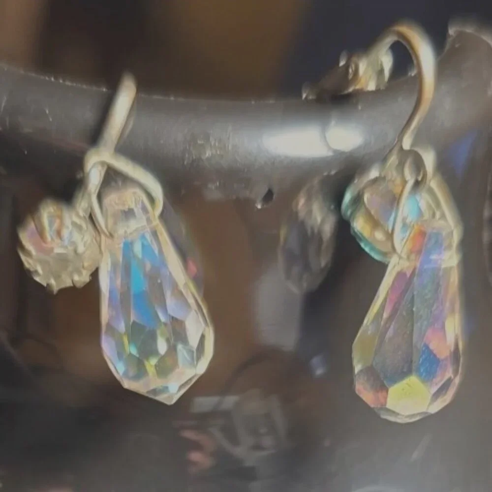 Vintage Laguna Aurora‎ Borealis Crystal Clip-On 1